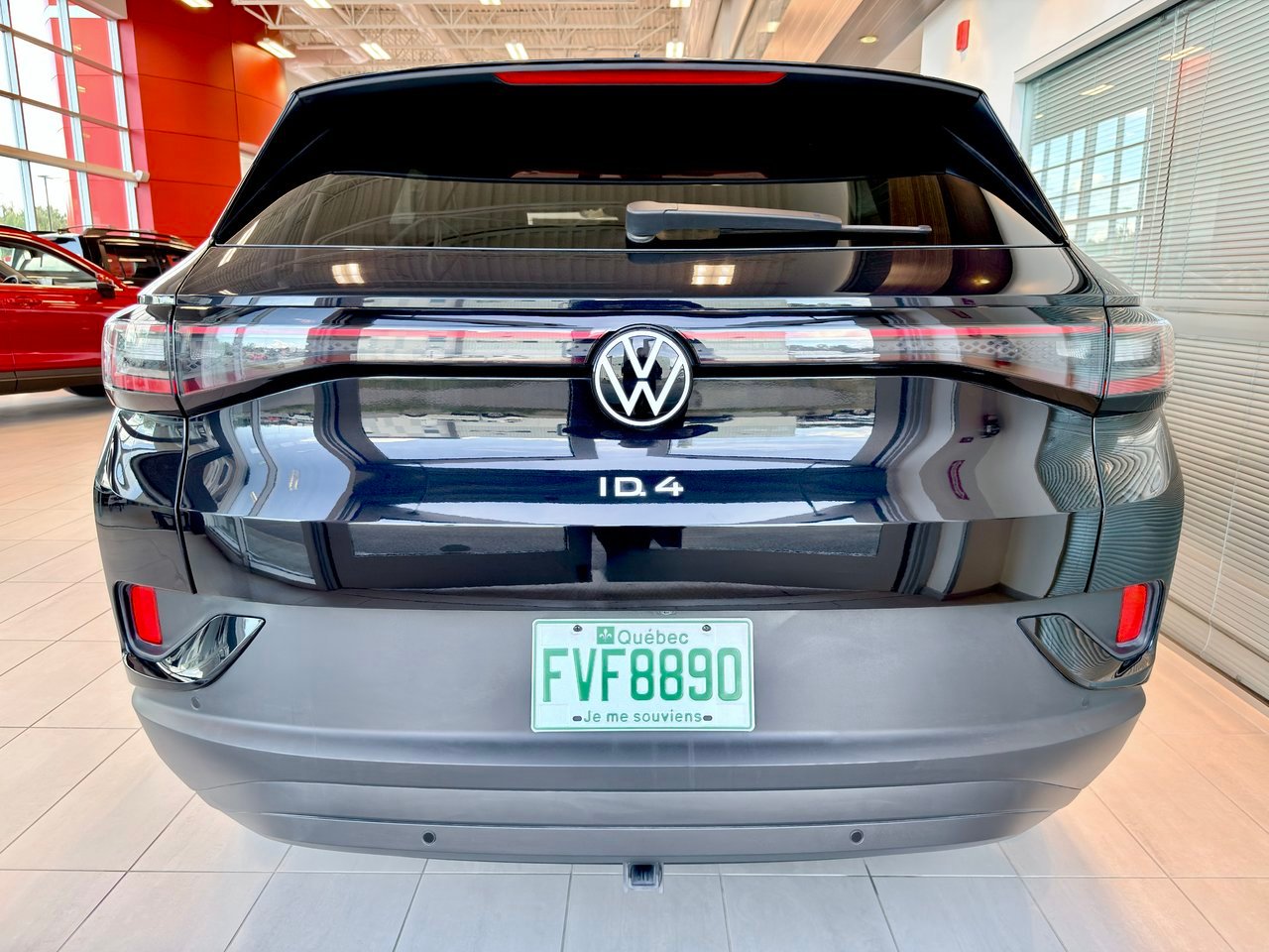 2024 Volkswagen ID.4 Black Notre-Dame-des-Prairies - photo #9