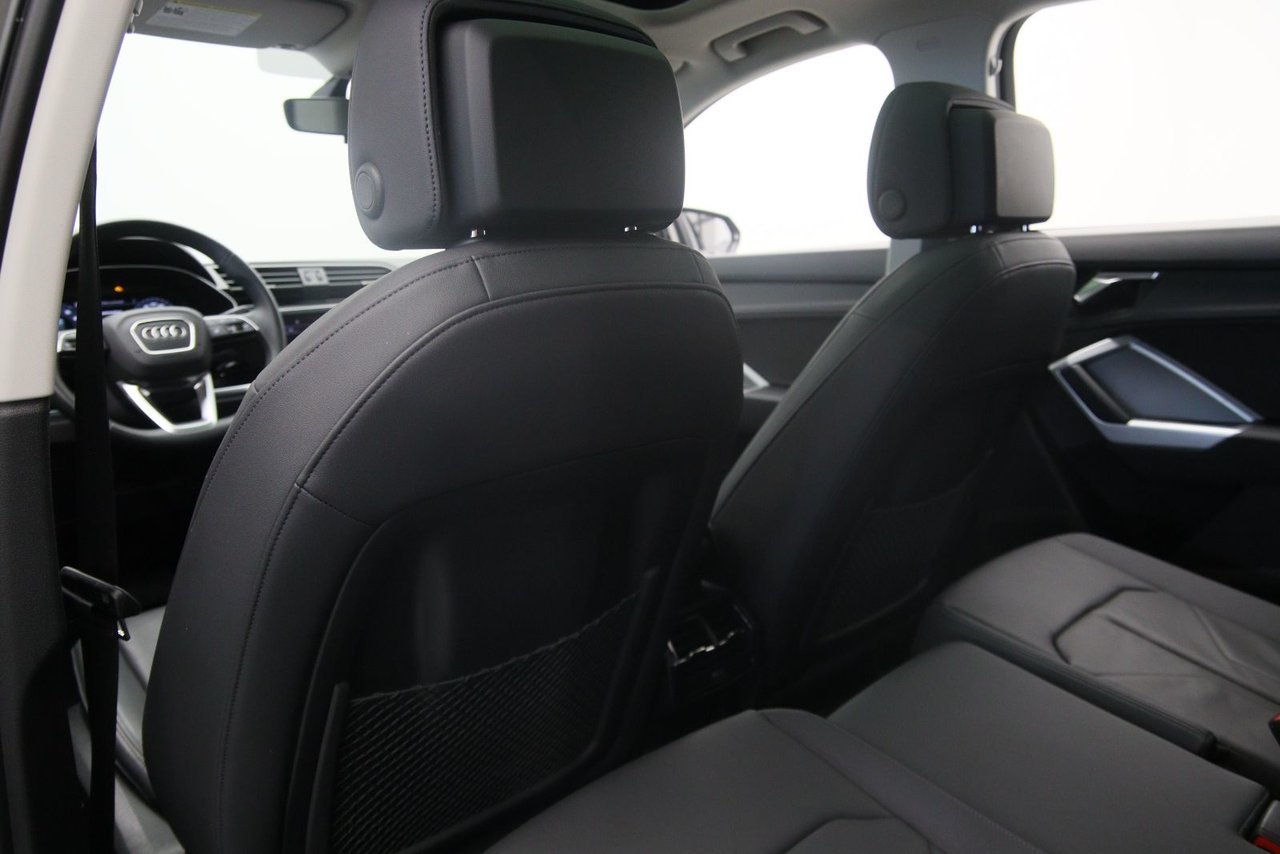Audi Q3 2025 Argent Baie-Comeau - photo #9