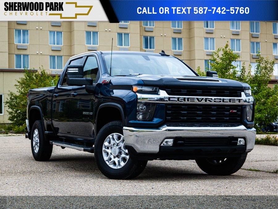 2020 Chevrolet Silverado 3500HD LT 6.6L Duramax | Tonneau Cover Blue