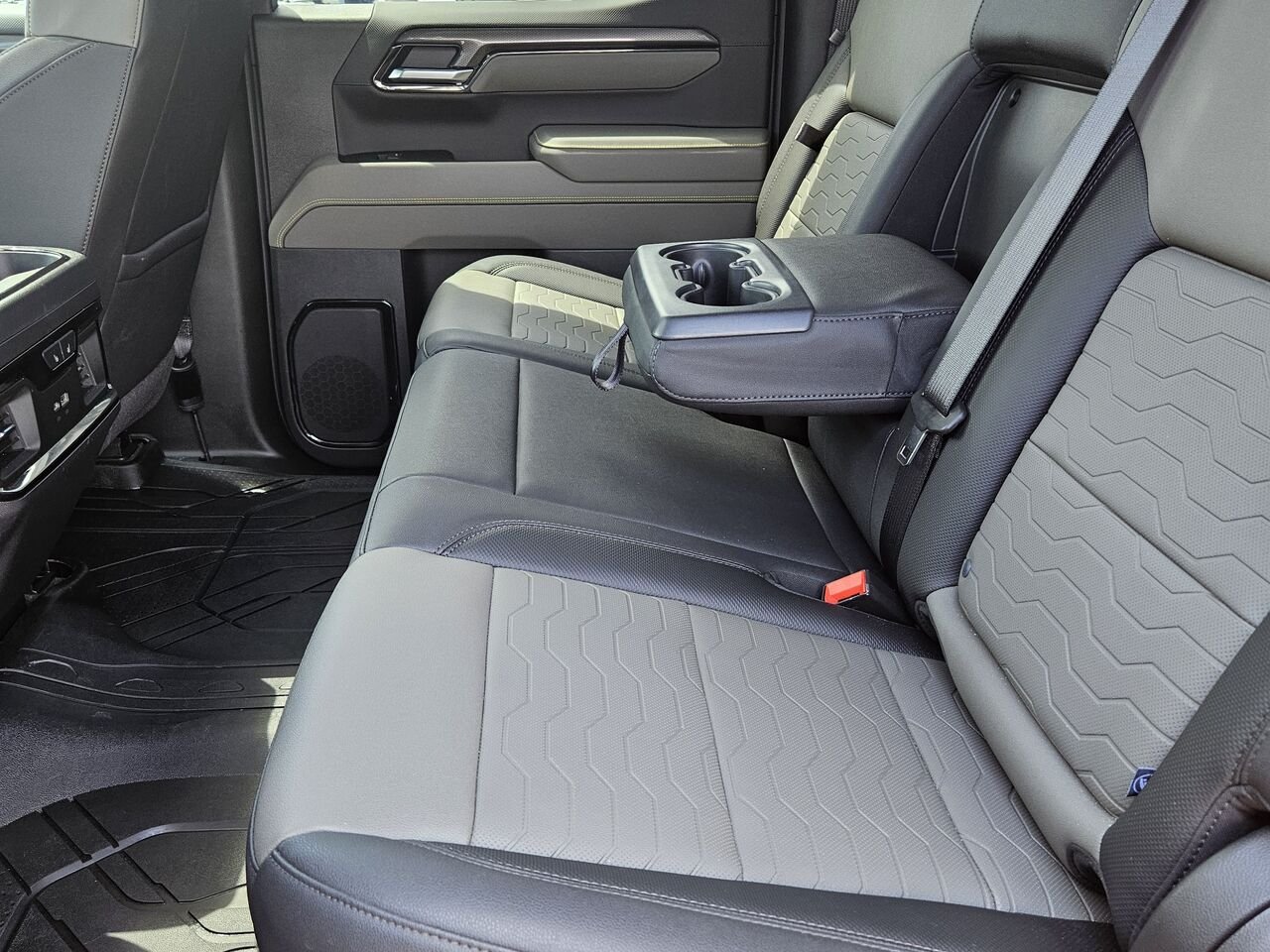 2026 Chevrolet Silverado 1500 ZR2 cabine multiplace 4RM 147 po Red Thetford Mines - photo #15