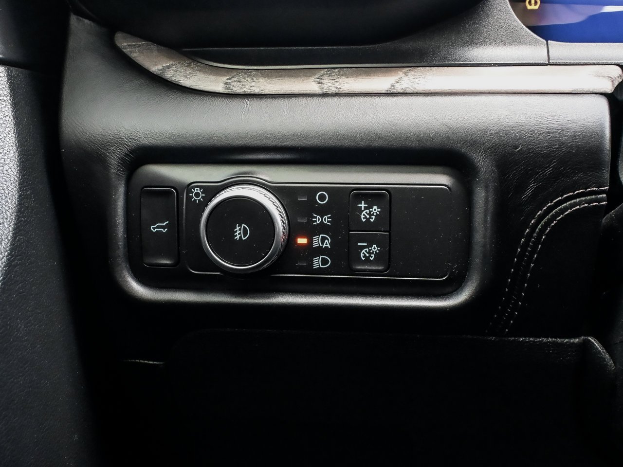 2020 Ford Explorer Platinum 4WD Blue Sherwood Park - photo #20