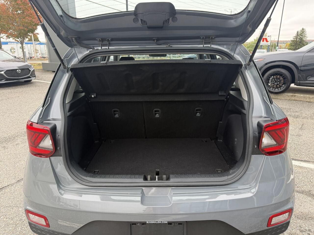 2022 Hyundai Venue Grey Ste-Marie - photo #7