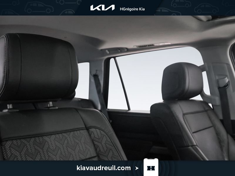 2024 Toyota Sequoia Grey Blainville - photo #27