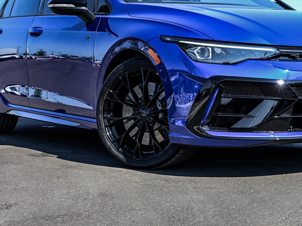 2026 Volkswagen Golf R Black Edition DSG Blue Sherwood Park - photo #5