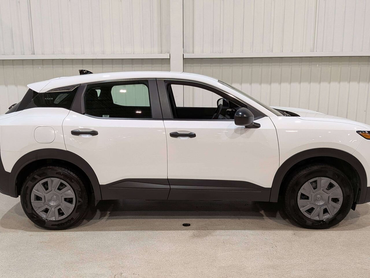 2026 Nissan Kicks S AWD White Val-David - photo #7