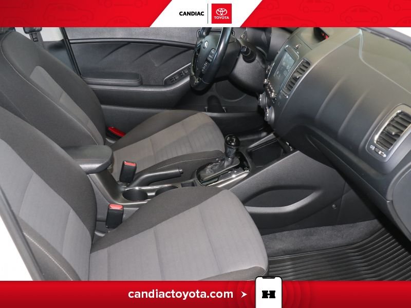 2017 Kia Forte White Blainville - photo #21