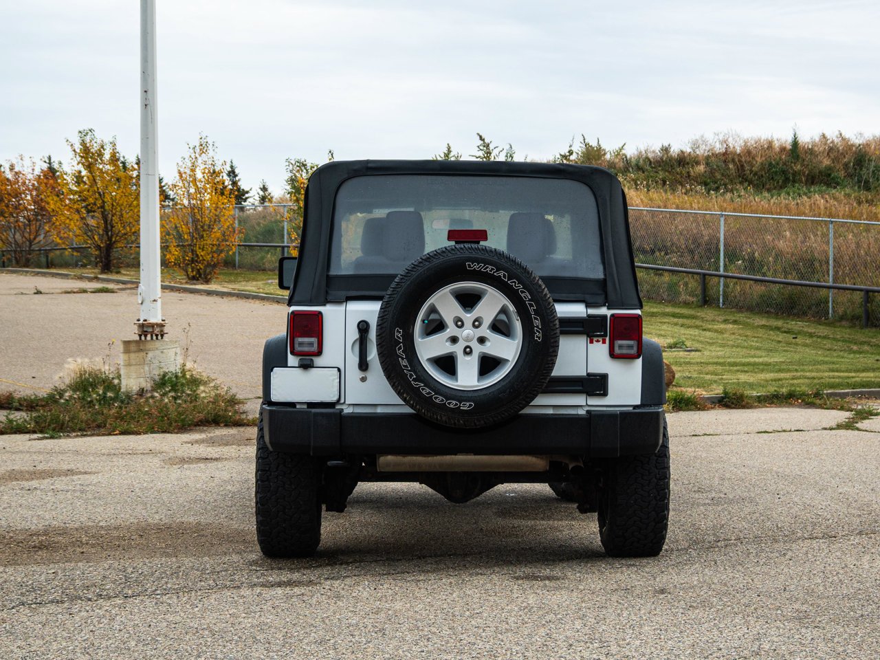 2017 Jeep Wrangler 4WD 2dr Sport White Sherwood Park - photo #12