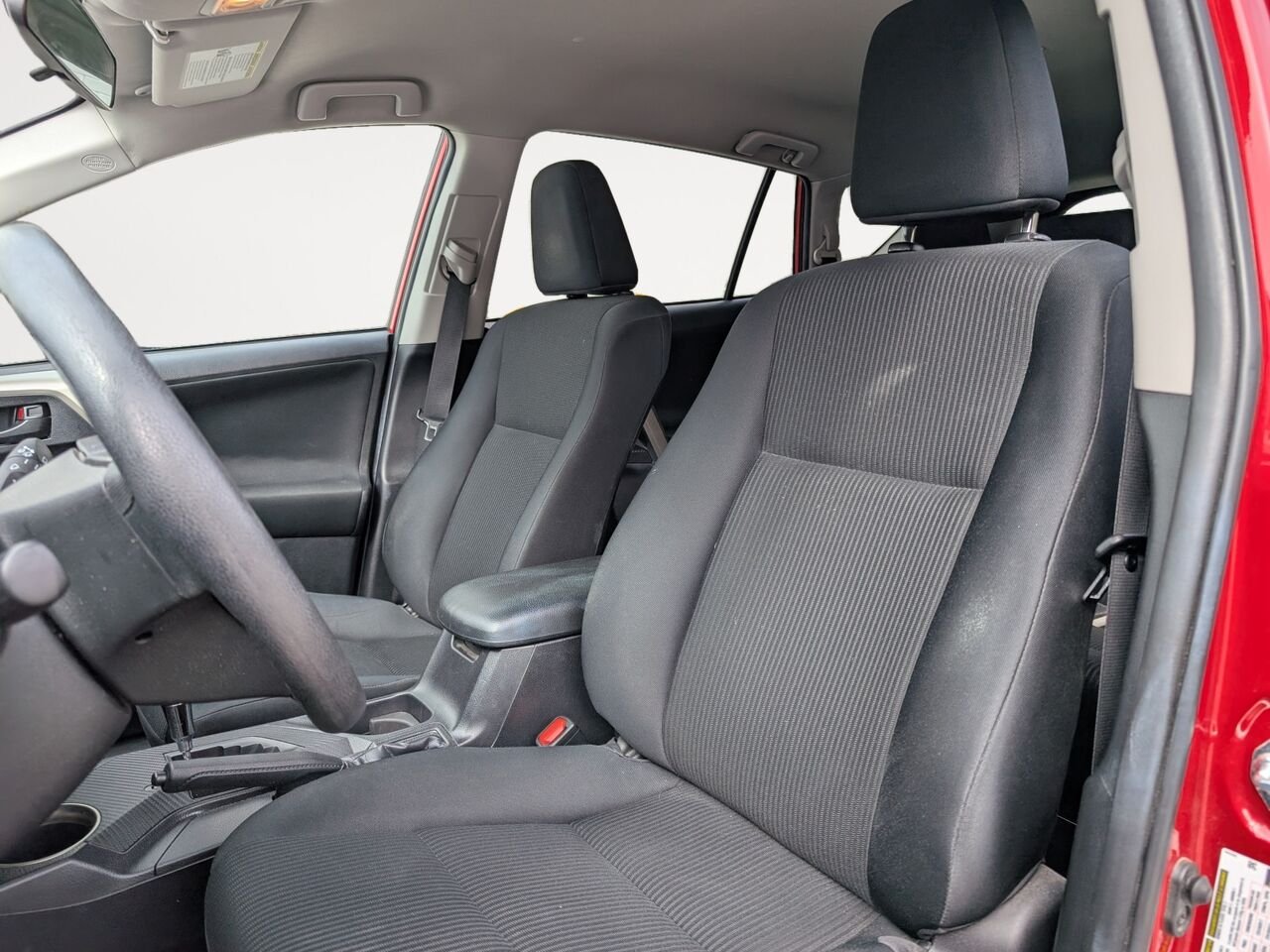 Toyota RAV4 LE/SIÈGES CHAUFFANTS/CAMÉRA DE RECUL/BLUETOOTH/AC/ 2015 Rouge Sherbrooke - photo #6
