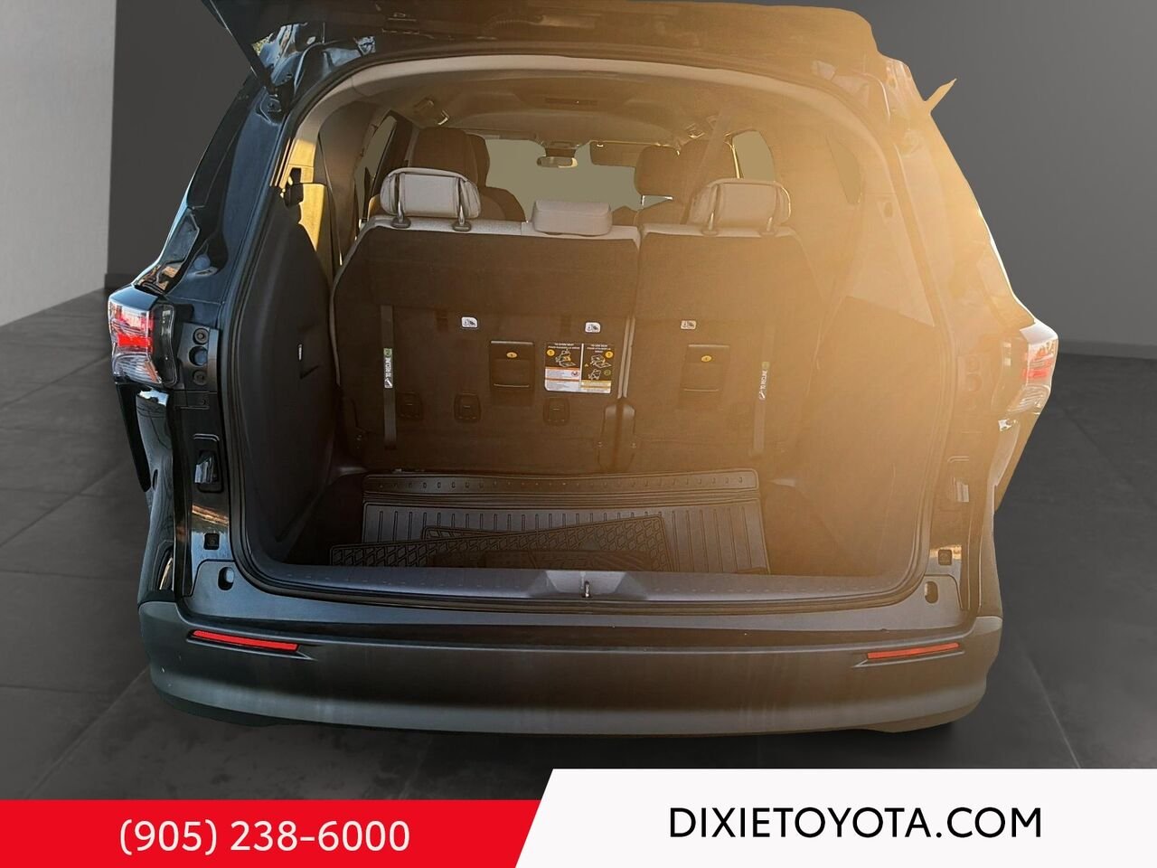 2023 Toyota Sienna HYBRID LE AWD / HEATED SEATS / TOYOTA SAFETY SENSE / CARPLAY AND ANDROID AUTO Black Mississauga - photo #20