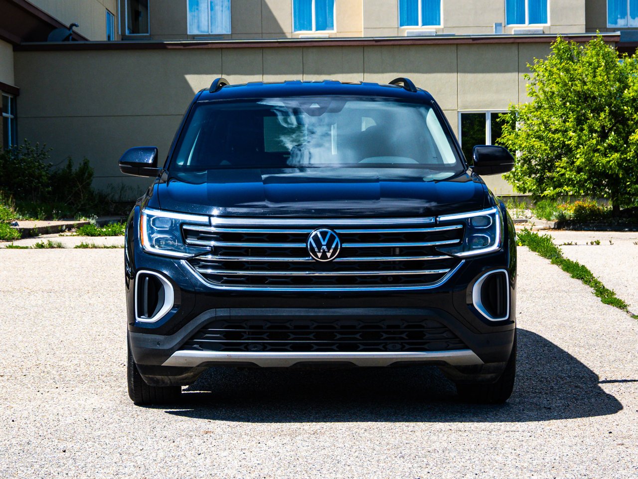 2025 Volkswagen Atlas Comfortline 2.0 TSI 4MOTION Black Sherwood Park - photo #2