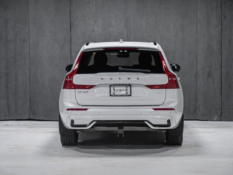 2024 Volvo XC60 Recharge T8 ULTIMATE DARK White