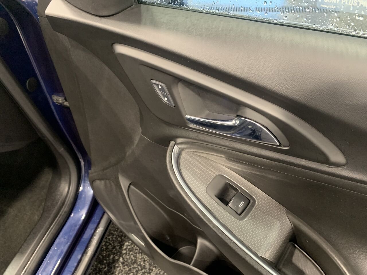 2017 Chevrolet Malibu Blue Châteauguay - photo #15
