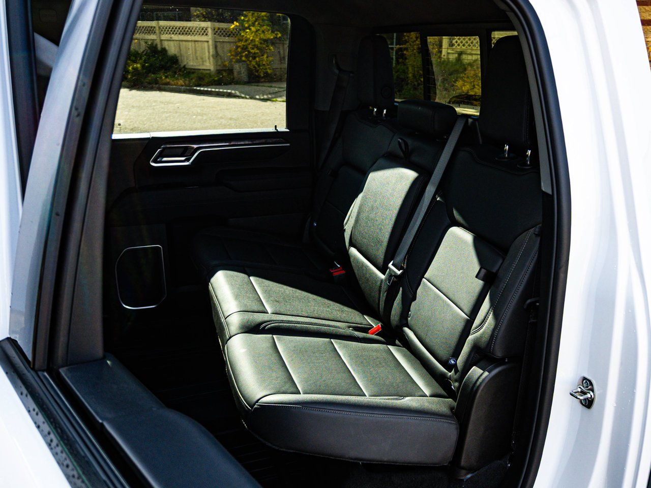 2026 Chevrolet Silverado 3500HD 4WD Crew Cab 159 LTZ White Sherwood Park - photo #34