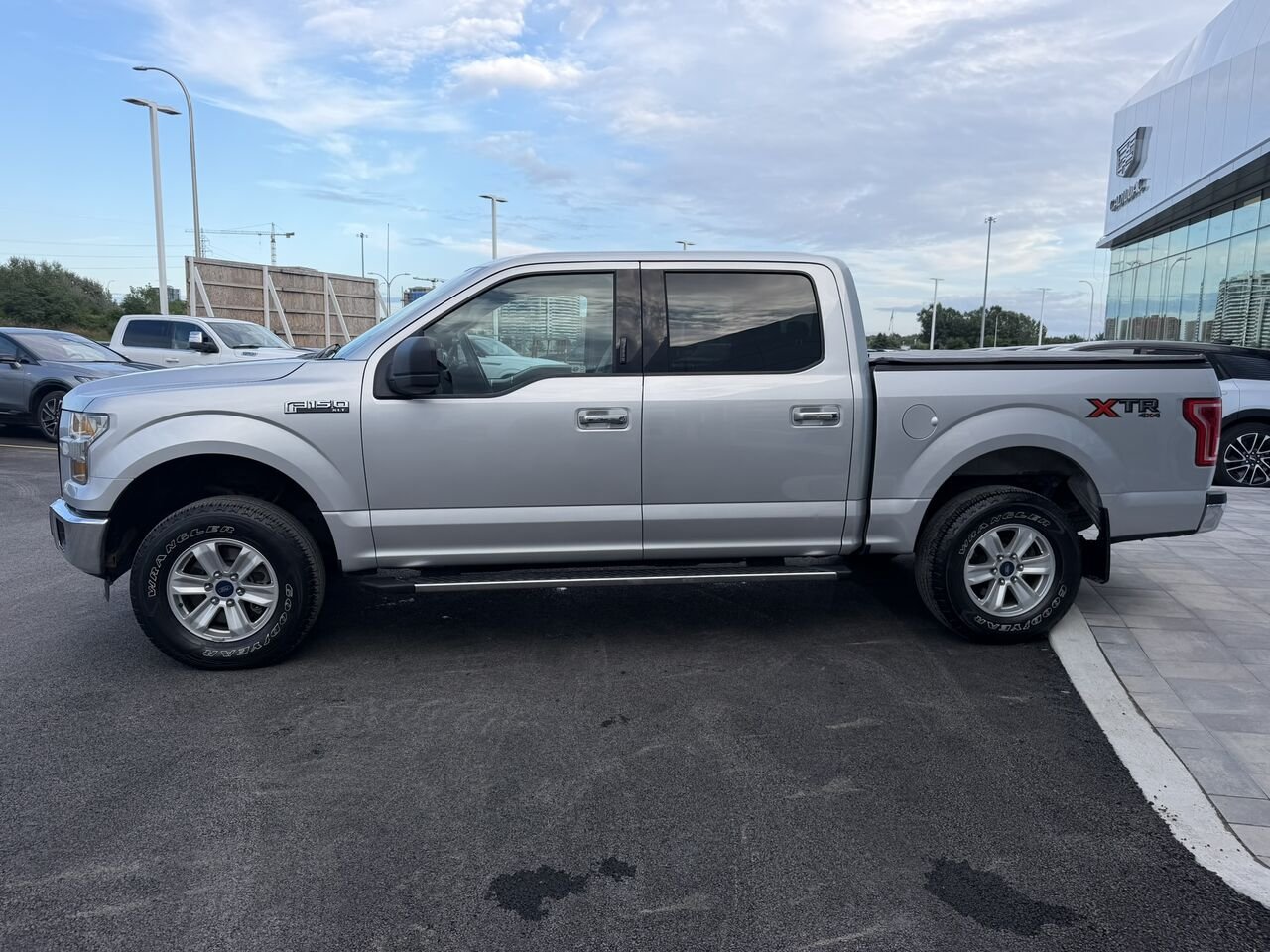 2015 Ford F-150 SUPER CREW XLT V8 5.0L **IMPECCABLE** Silver Laval - photo #1