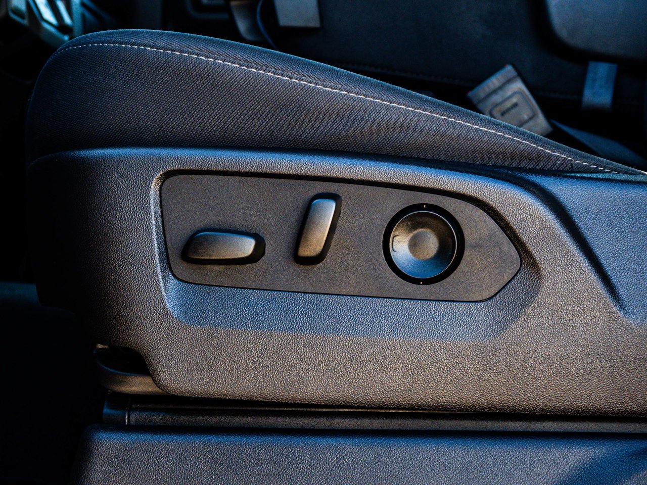 2024 Chevrolet Silverado 1500 4WD Crew Cab 147 Custom Grey Sherwood Park - photo #19