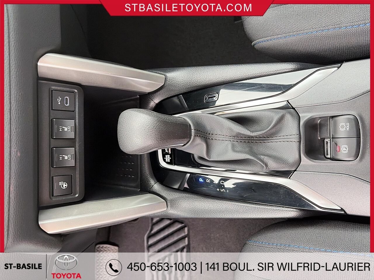Toyota Corolla Cross HYBRIDE 2024 Noir de jais mica Saint-Basile-le-Grand - photo #18