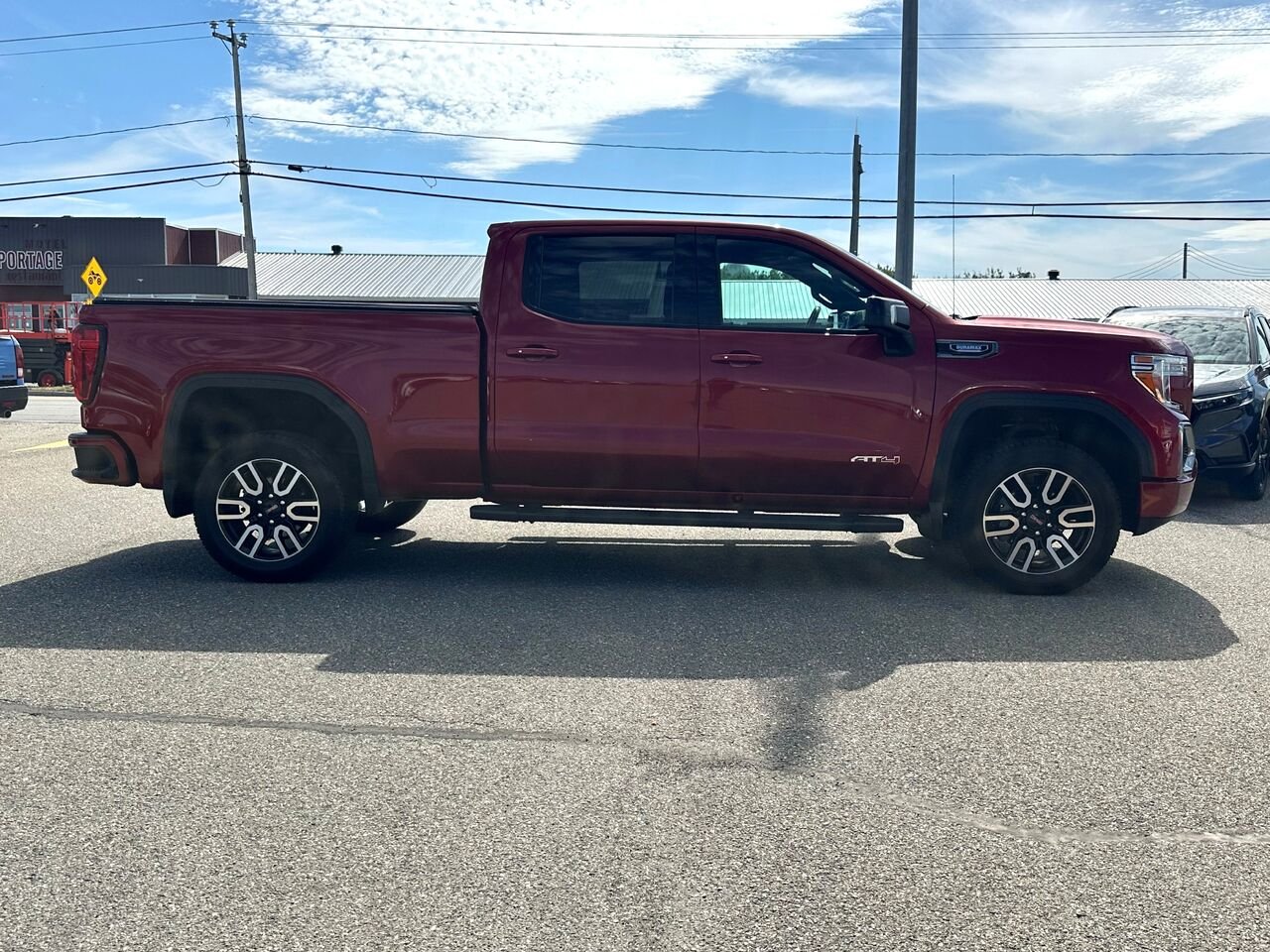 2021 GMC SIERRA K1500 AT4 SIERRA K1500 AT4 Red Matane - photo #6