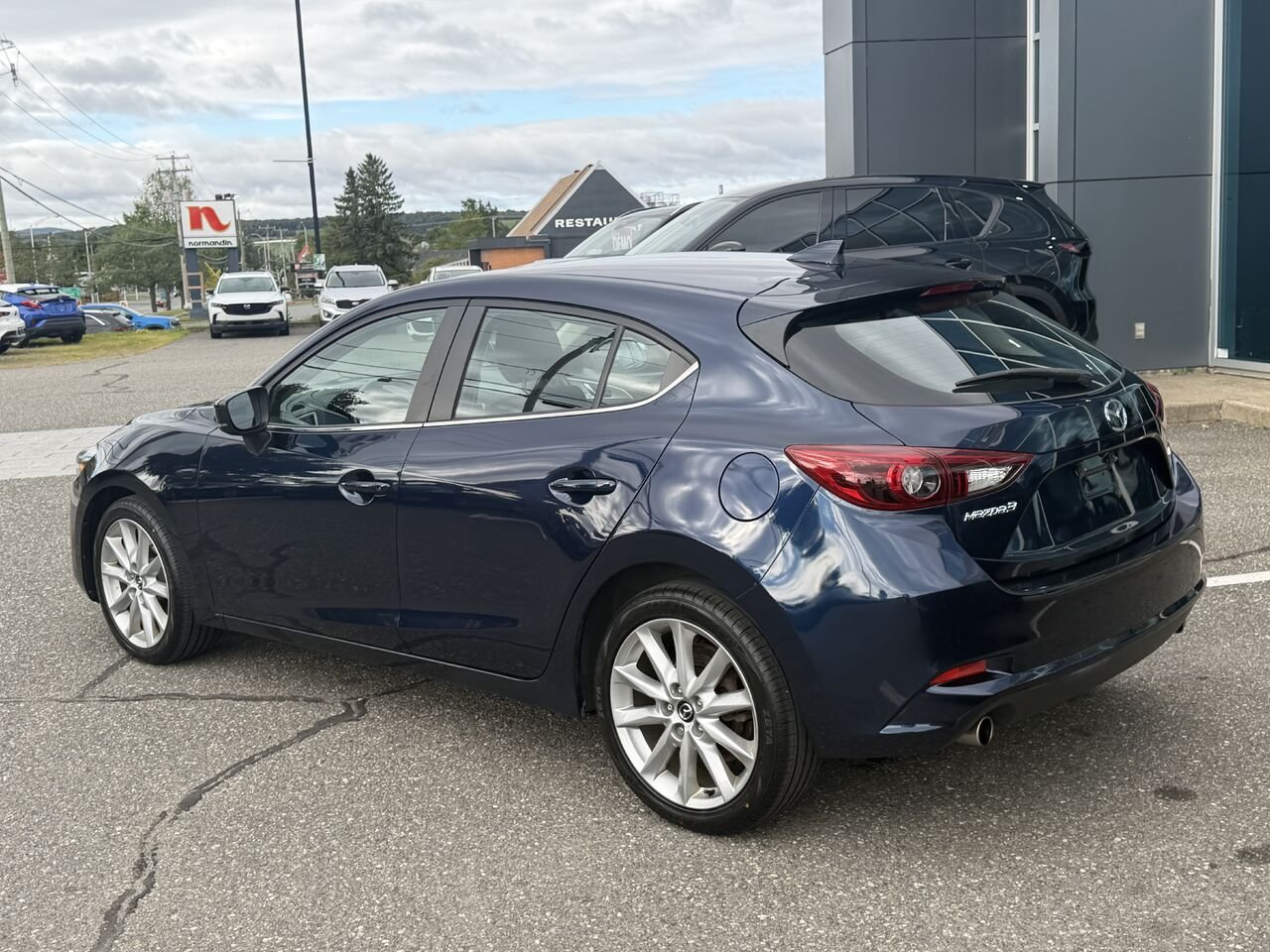 2017 Mazda Mazda3 Blue Ste-Marie - photo #6