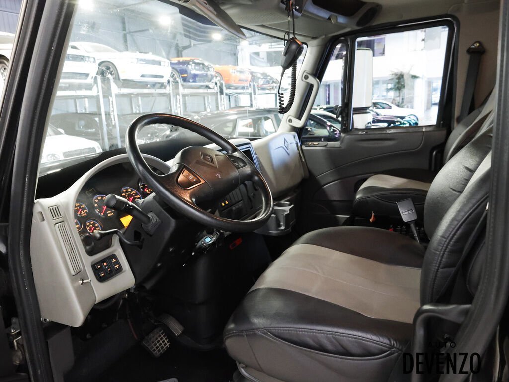 International TerraStar RV Hauler 6.4L Diesel MAXXFORCE 2014 Noir Saint-Eustache - photo #16