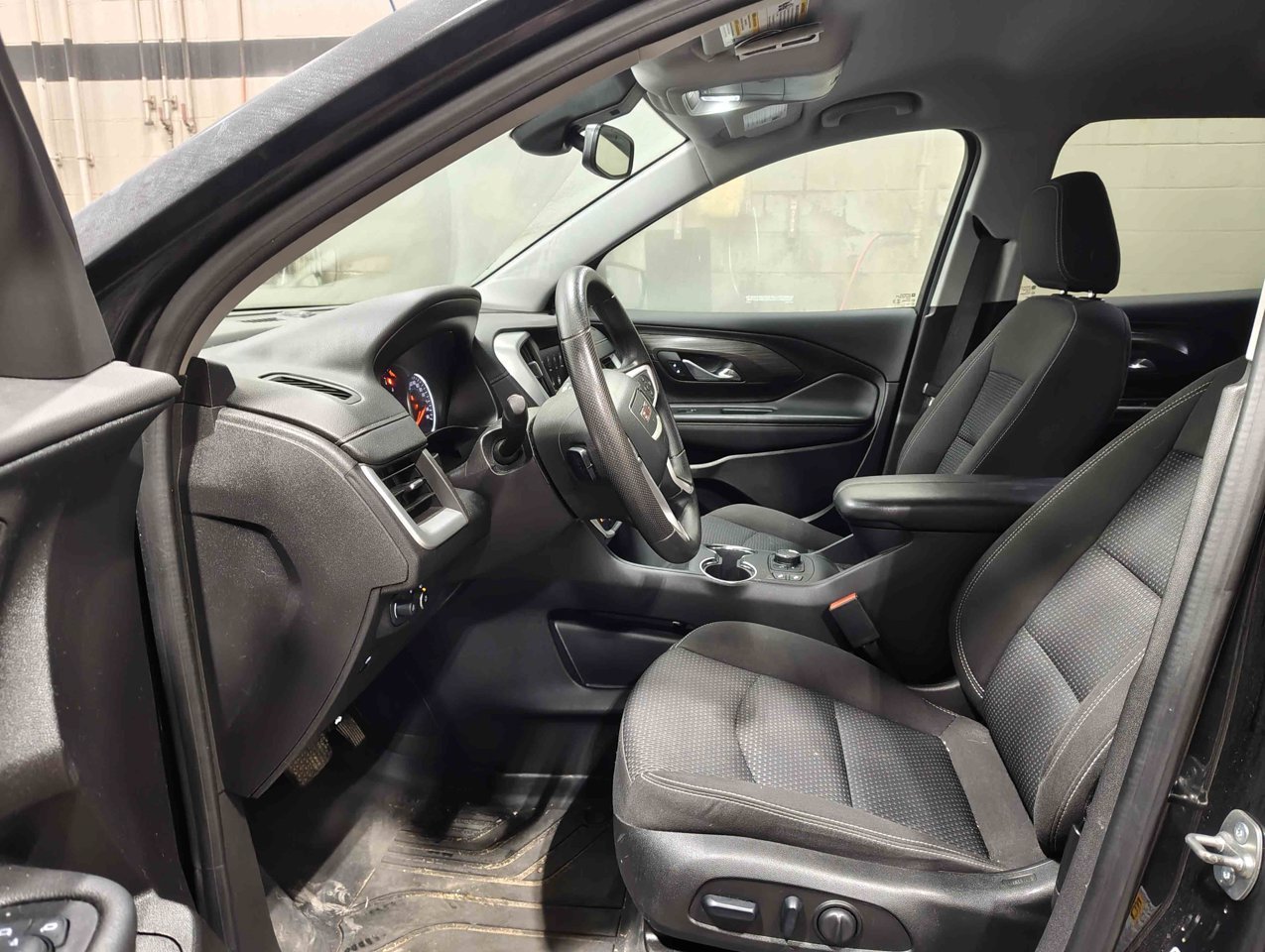 2024 GMC Terrain AWD 4dr SLE Black Sherwood Park - photo #7