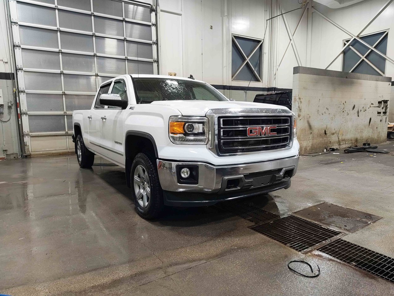 2015 GMC Sierra 1500 4WD Crew Cab 153.0 SLT White Sherwood Park - photo #2