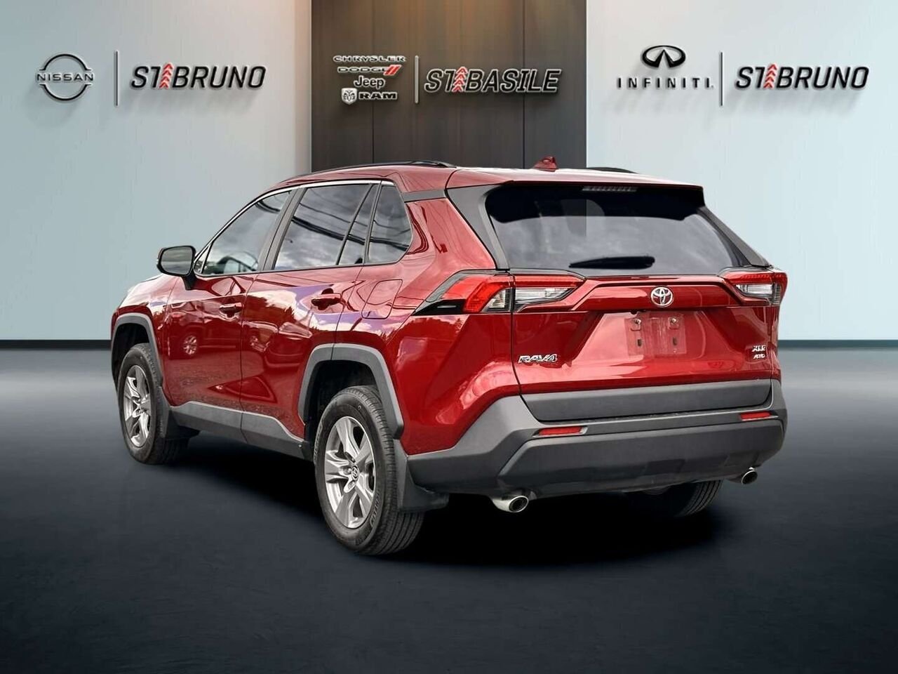 2024 Toyota RAV4 Red Saint-Basile-le-Grand - photo #8
