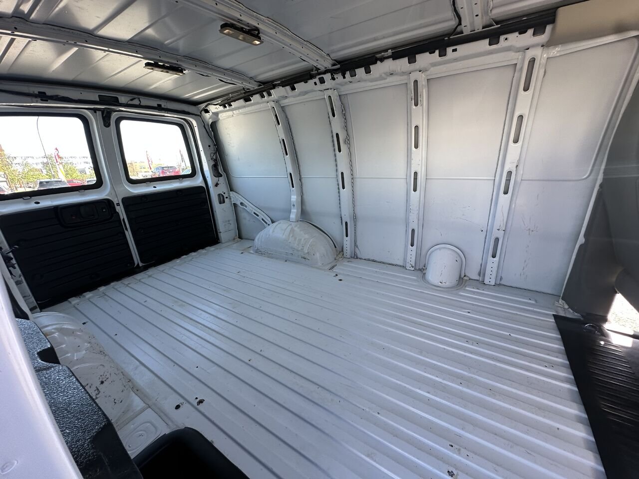 2022 CHEVROLET EXPRESS G2500 Traction arrière 2500 135 po White Gatineau - photo #17