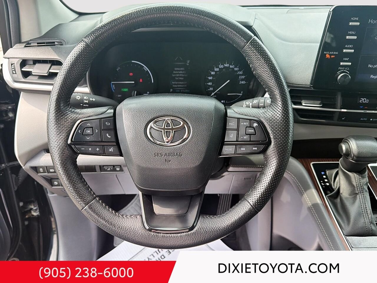 2024 Toyota Sienna LE AWD HYBRID / CLEAN CARFAX / 8 SEATS / HEATED SEATS / ALLOY WHEELS / CARPLAY AND ANDROID AUTO Black Mississauga - photo #10