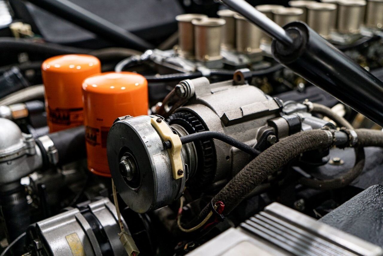 Ferrari 365 GTB4 Daytona 18,301 miles With Orig Books/Tools/ Carbs / Filter Box 1973 Rouge Montréal - photo #18