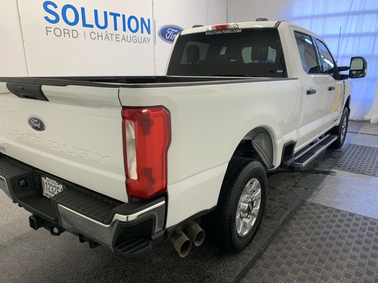 Ford Super Duty F-250 SRW XLT F250 XLT, 4X4, DIESEL, PRET A TRAVAILLER 2024 Blanc Châteauguay - photo #11
