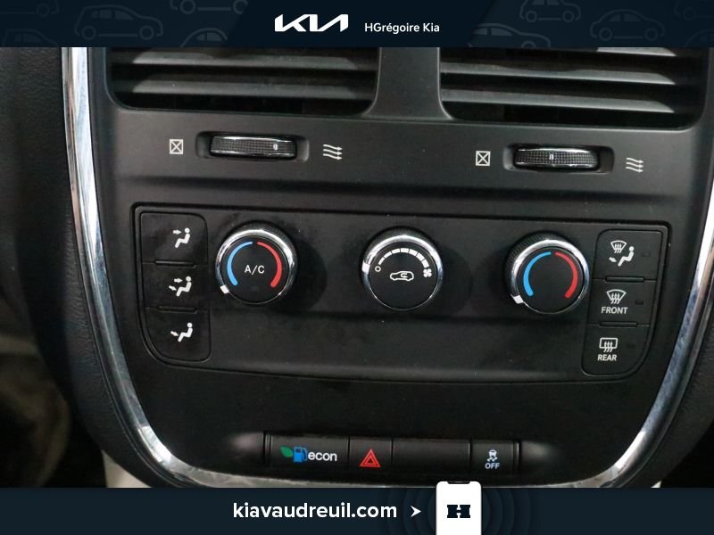 2015 Dodge GR Caravan Grey Laval - photo #19