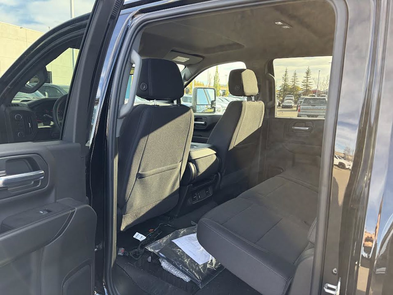2026 Chevrolet Silverado 2500HD 4WD Crew Cab 159 Custom Black Sherwood Park - photo #5