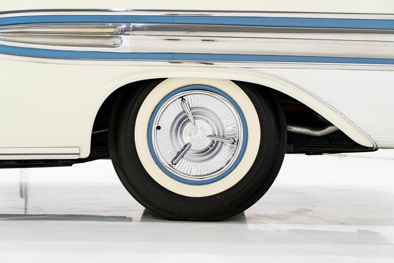 Pontiac Bonneville *PRICE IN USD* Fuel injected 347/315HP 1 of 630 produced 1957 Blanc Montréal - photo #48