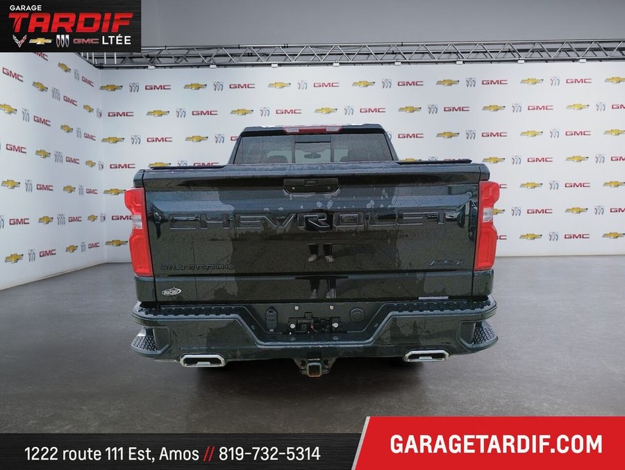 2021 CHEVROLET Silverado 1500 4WD Crew Cab DURAMAX DIESEL Black