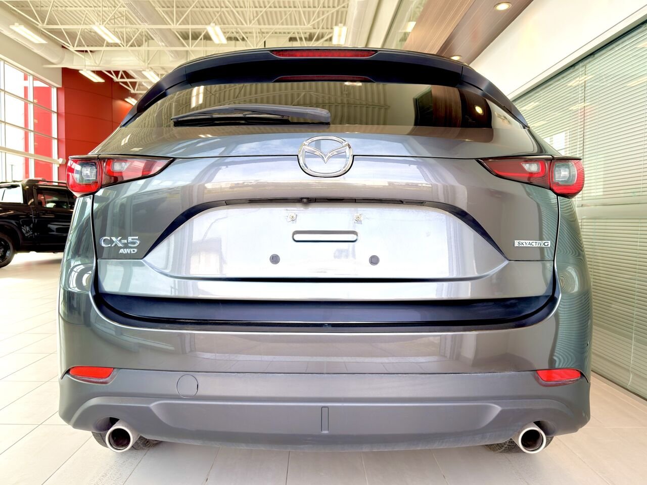 2023 Mazda CX-5 Grey Notre-Dame-des-Prairies - photo #7