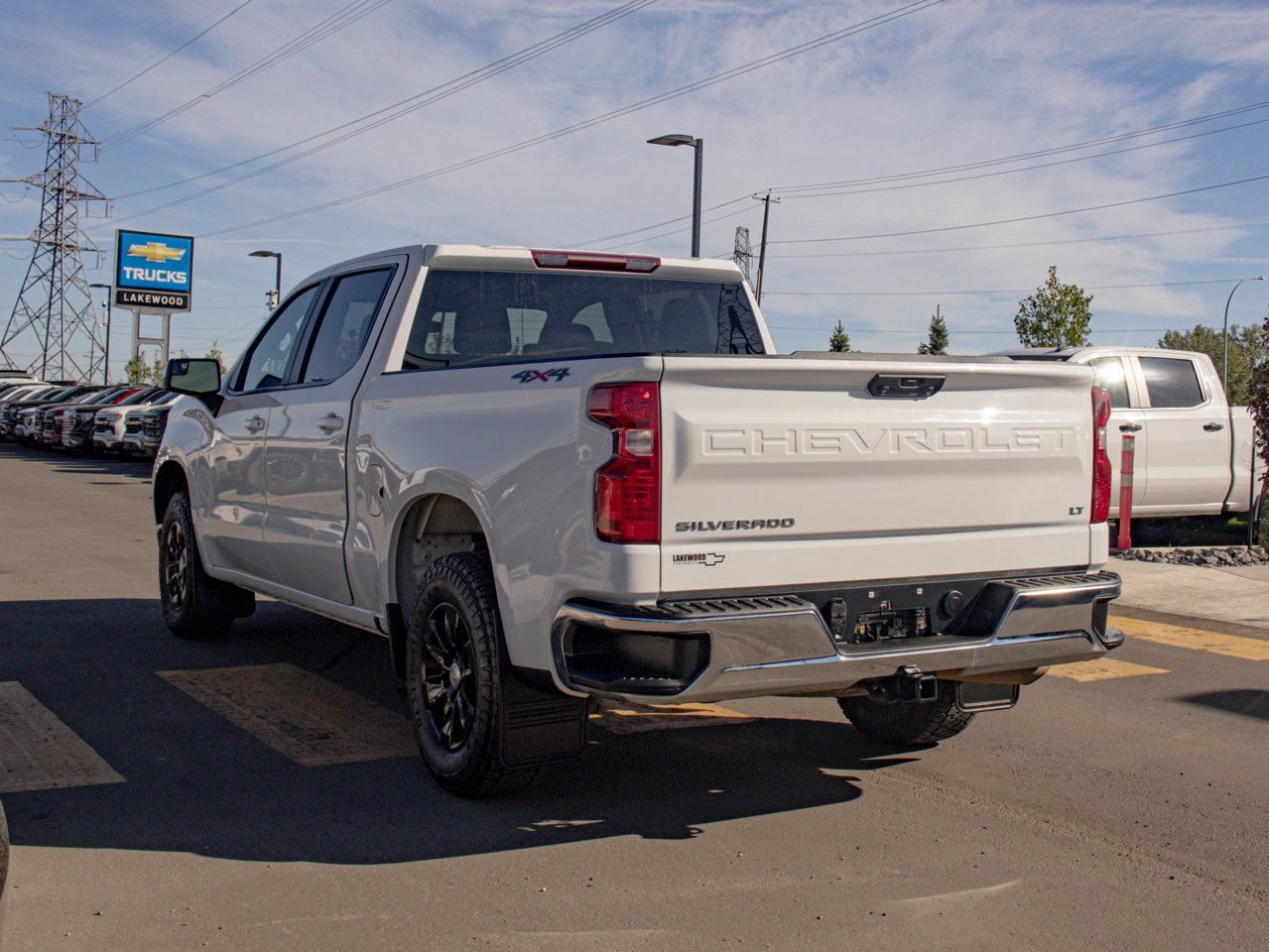 2023 Chevrolet Silverado 1500 4WD Crew Cab 147 LT White Sherwood Park - photo #7