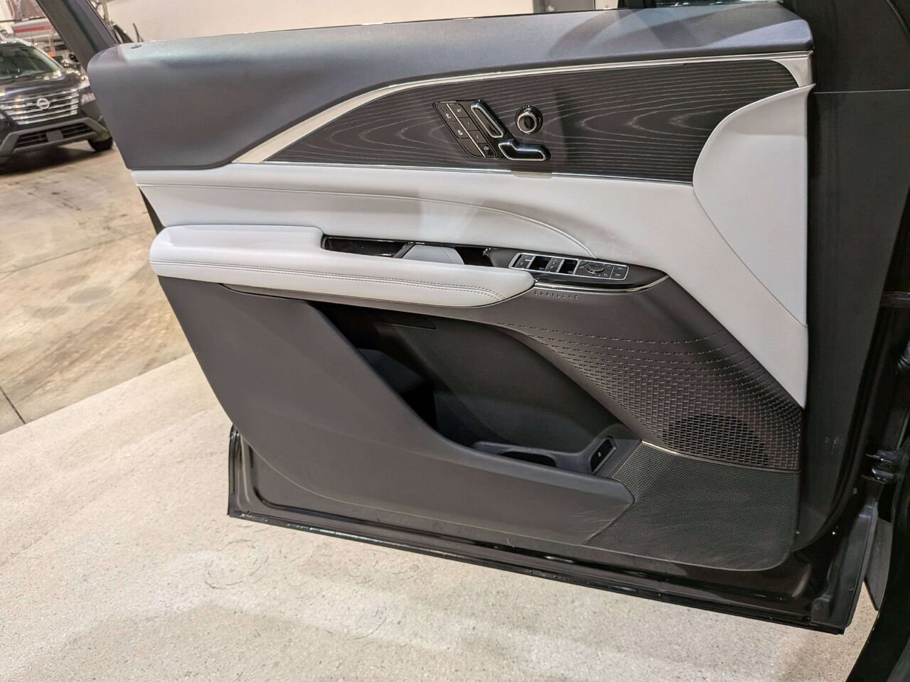 2024 Cadillac LYRIQ 4dr Sport w/1SF Black Val-David - photo #33