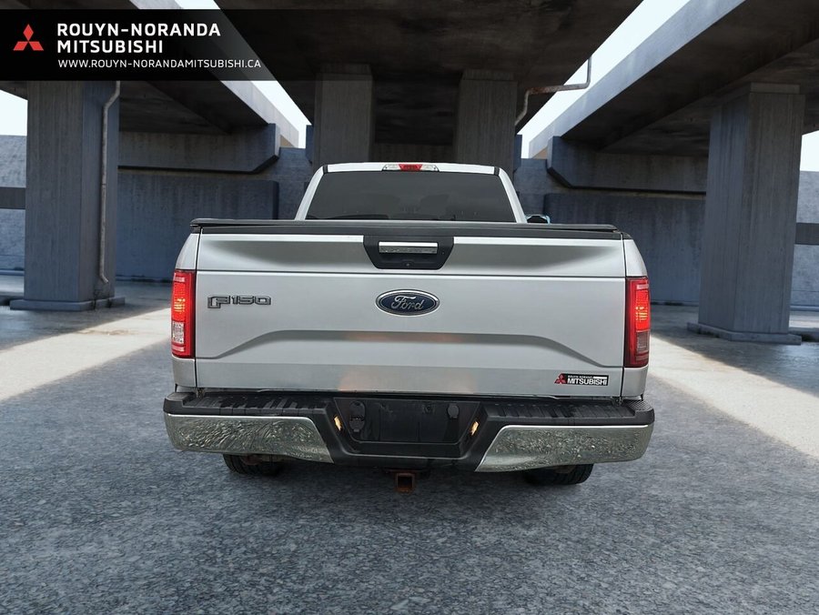 2016 Ford F-150 XL SuperCrew 4x4 145 po Silver