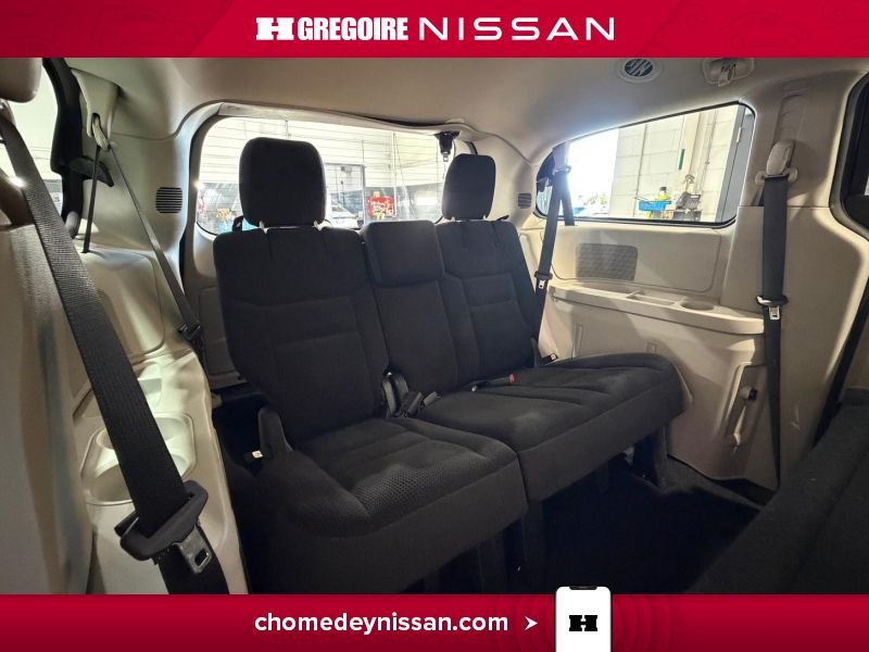 2017 Dodge GR Caravan Grey Laval - photo #22