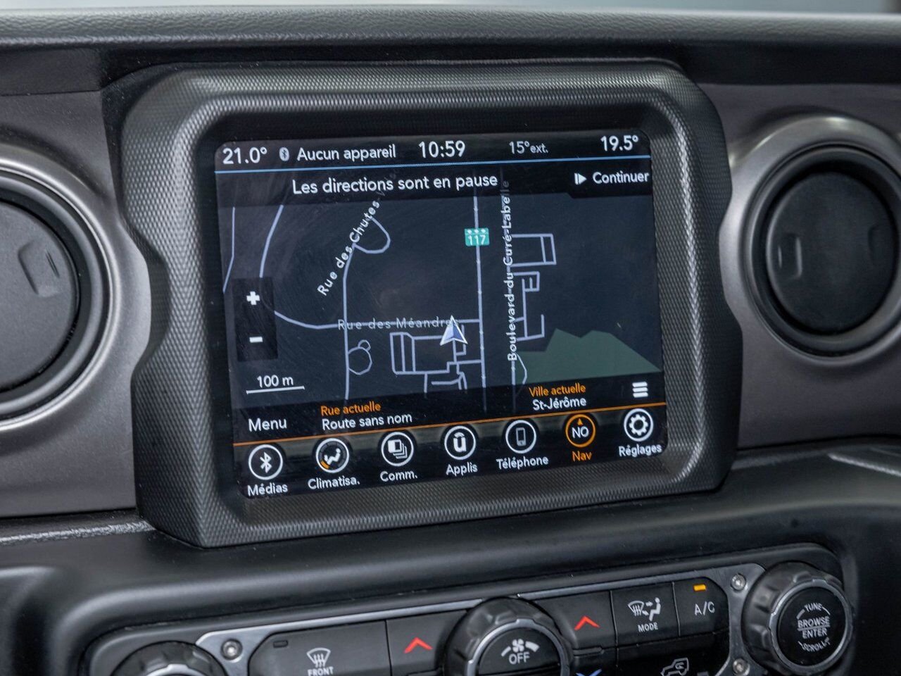 Jeep Gladiator WILLYS CREW 4X4 V6 *NAV* TOIT DUR CARPLAY BEDLINER 2023 Noir Saint-Jérôme - photo #3