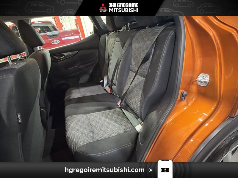 Nissan Qashqai 2017 Orange Saint-Eustache - photo #25