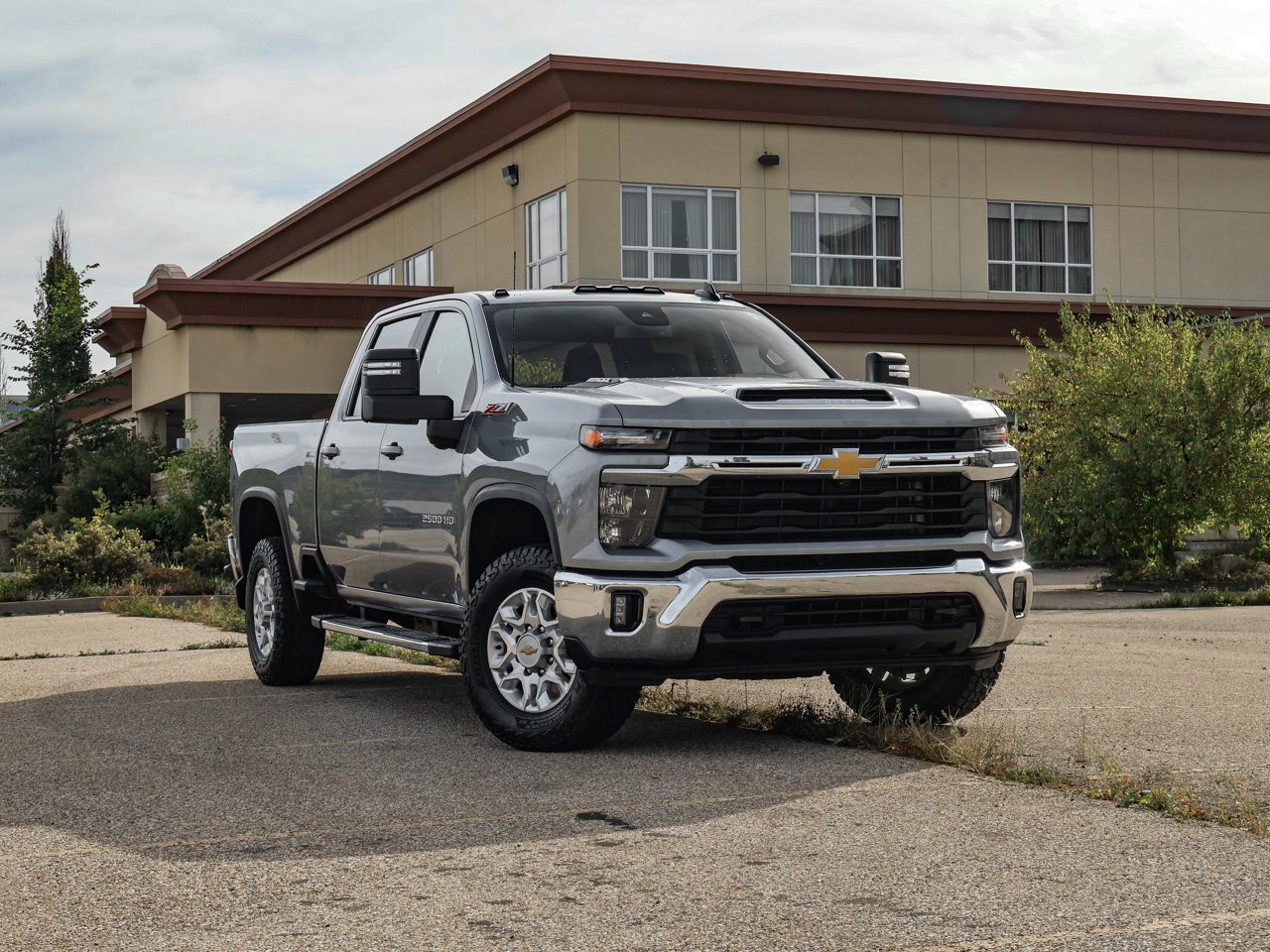 2024 Chevrolet Silverado 2500HD 4WD Crew Cab 159 LT Grey Sherwood Park - photo #1
