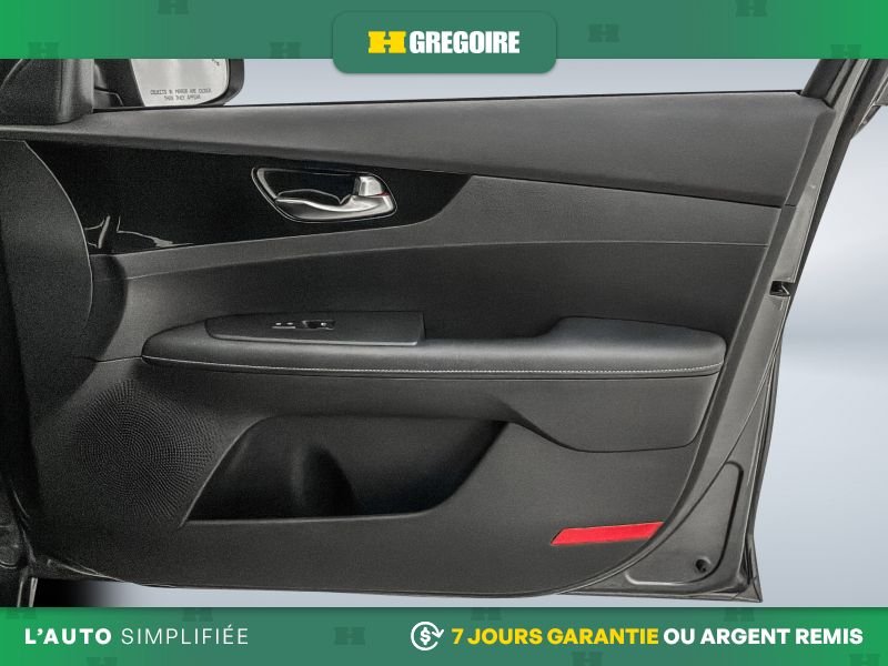 2022 Kia Forte Black Blainville - photo #35