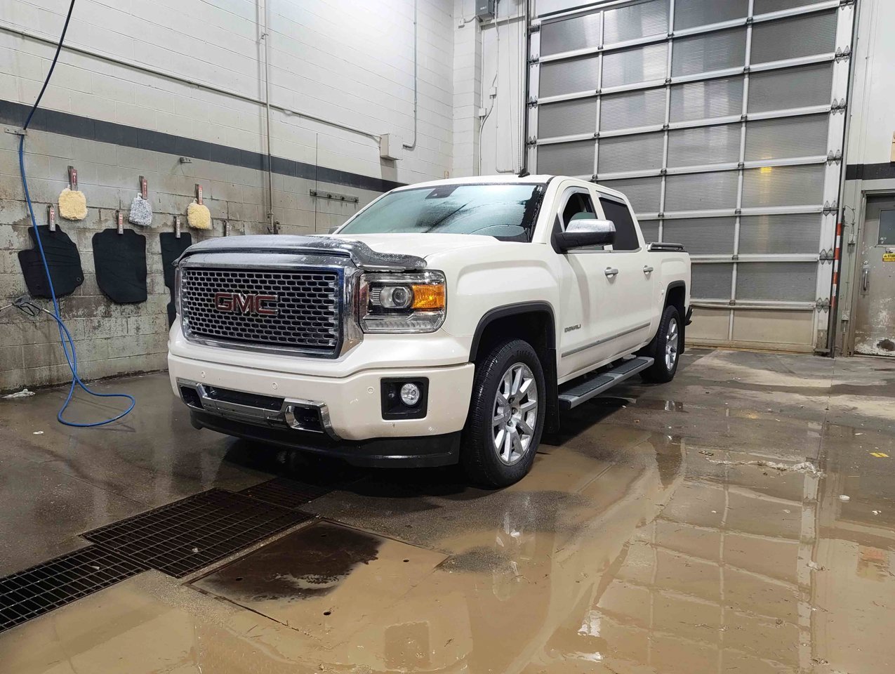 2014 GMC Sierra 1500 4WD Crew Cab Short Box Denali White Sherwood Park - photo #3