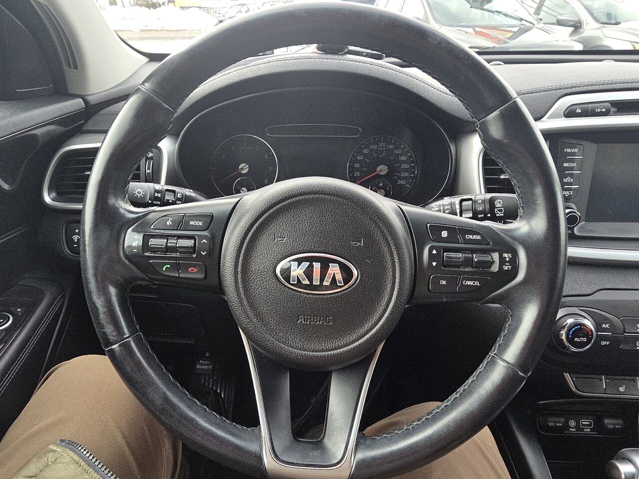 2018 Kia Sorento White  - photo #11