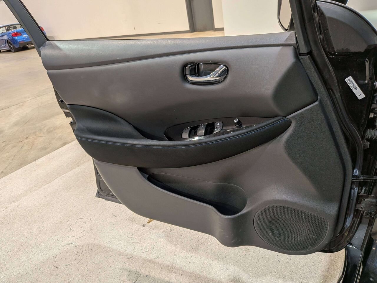 2020 Nissan LEAF SV Hatchback Black Val-David - photo #33