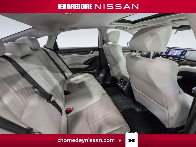 Honda Accord CL7288 | Touring * Cuir * Toit * Mag * Volant Chauffant 2018 Blanc Laval - photo #27