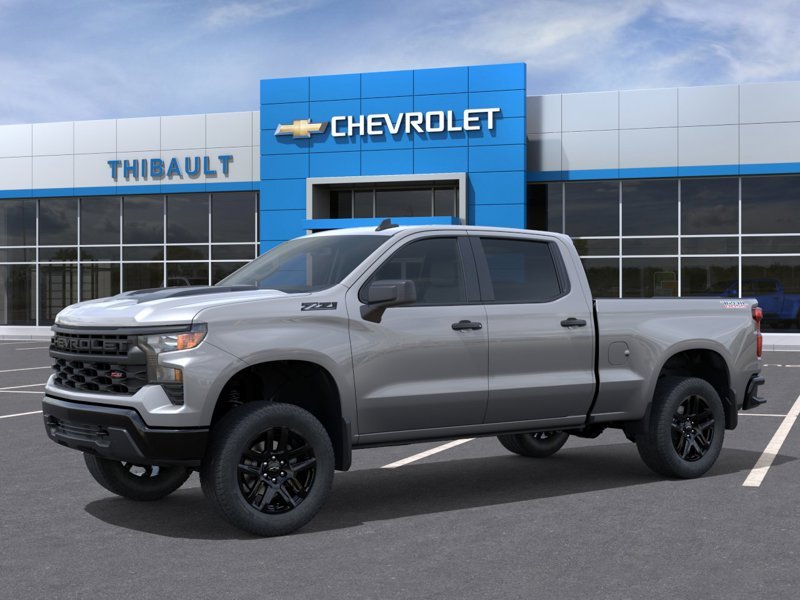 CHEVROLET Silverado 1500 Custom Trail Boss cabine multiplace 4RM 157 po 2026 GRIS STERLING METALLISE