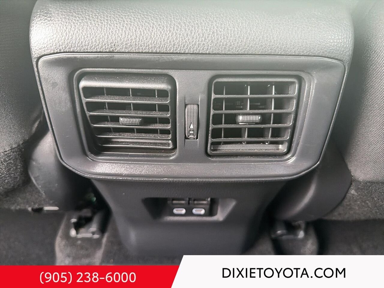 2024 Toyota RAV4 Prime PRIME SE AWD / PLUG-IN HYBRID / HEATED SEATS / MOONROOF / ALLOY WHEELS / CARPLAY AND ANDROID AUTO Silver Mississauga - photo #18