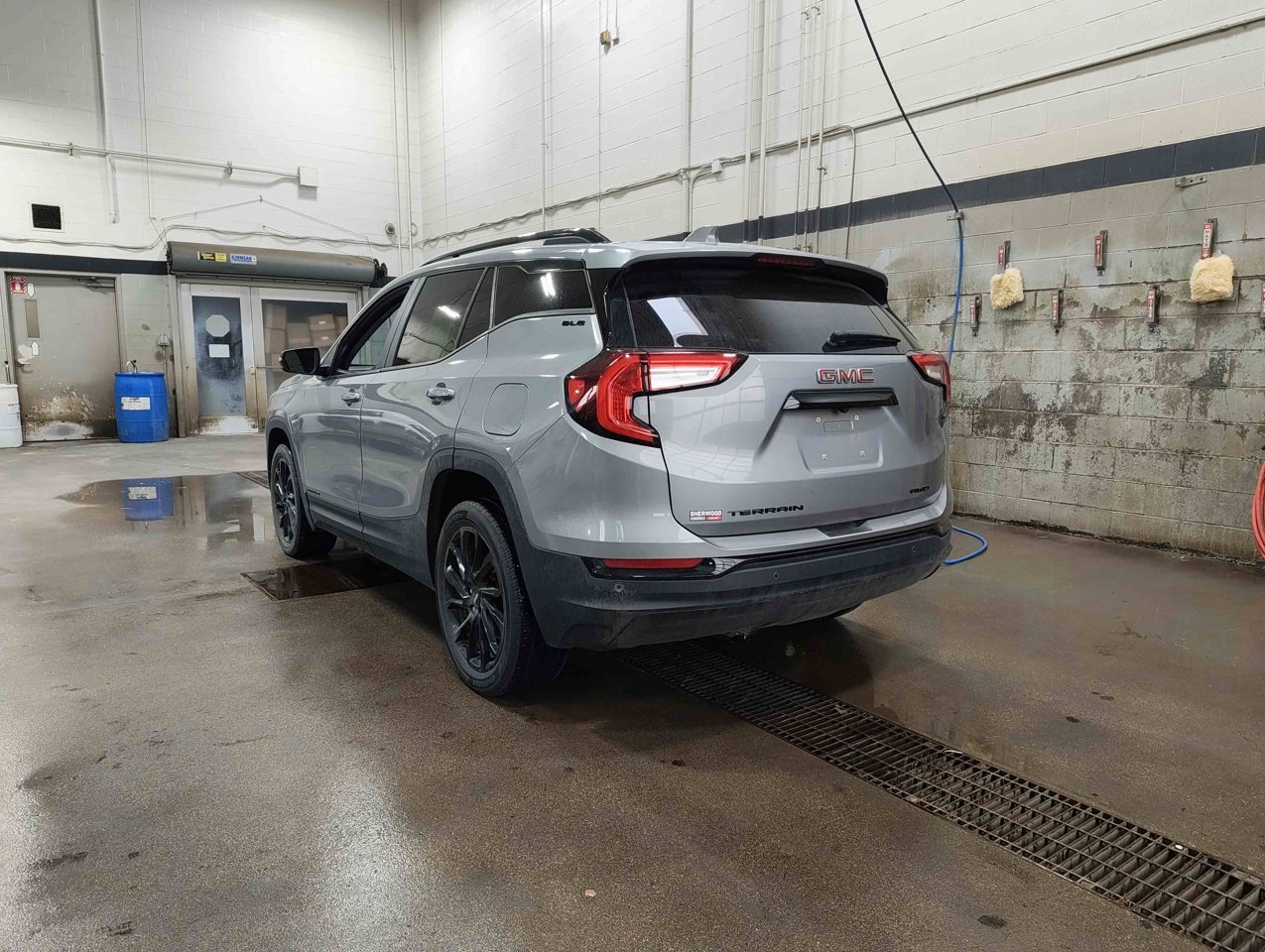 2024 GMC Terrain AWD 4dr SLE Grey Sherwood Park - photo #4